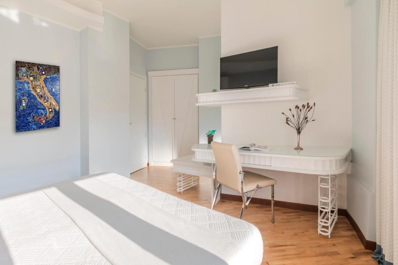 Hotel Lido Degli Scogli Кротоне Экстерьер фото