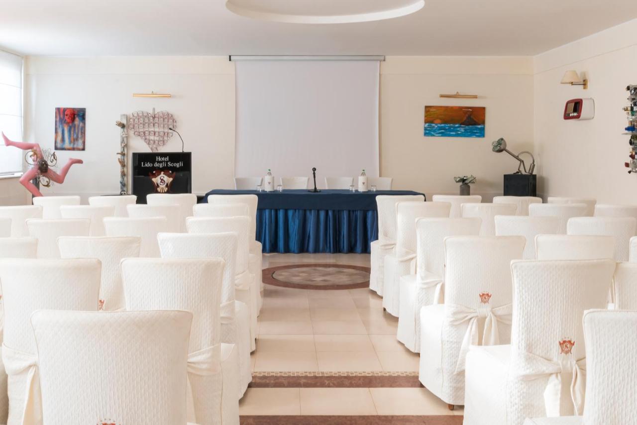 Hotel Lido Degli Scogli Кротоне Экстерьер фото