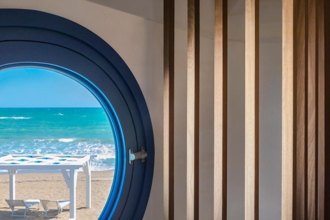 Hotel Lido Degli Scogli Кротоне Экстерьер фото